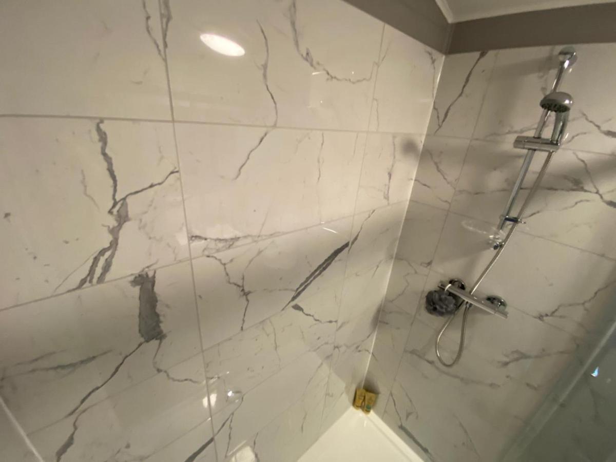 L09 - The Snowdon Spa With Hot Tub Bethesda Bagian luar foto